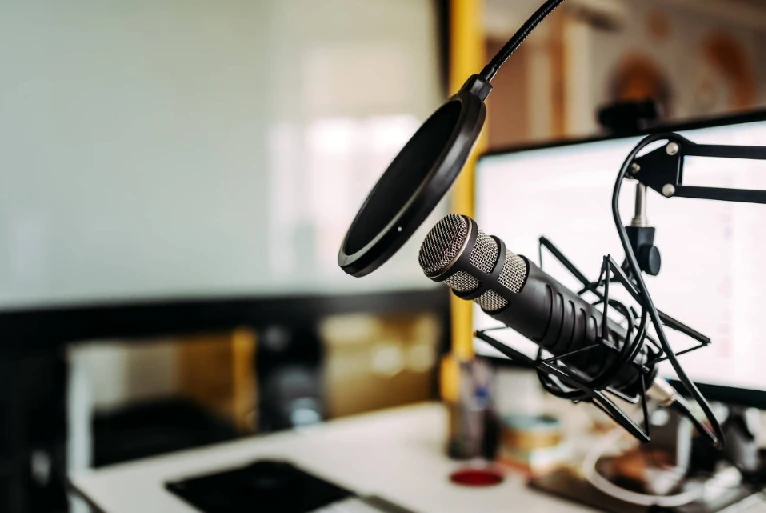 PodRedit：热门播客推荐发现工具 播客语音识别转文字 图片