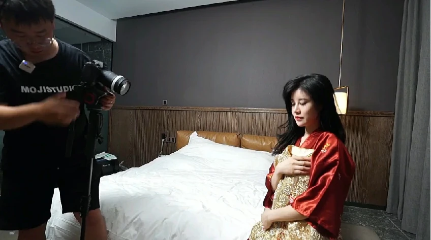 女家摆拍技巧（高级篇）35种新娘家摆拍晨袍秀禾轻纱以及伴娘互动