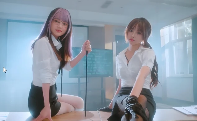 56部真人美女互动影游合集，解压即玩